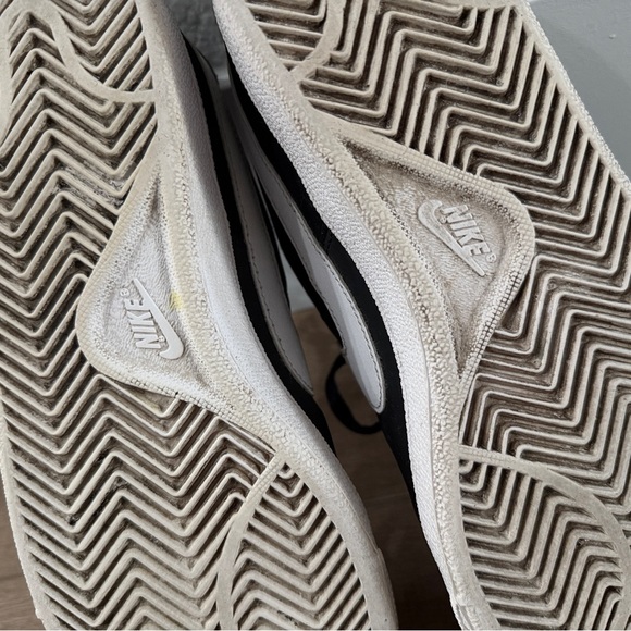 Nike Court Royale Black & White Shoes 8.5 Women’s Sneakers 749867010 - Picture 10 of 14